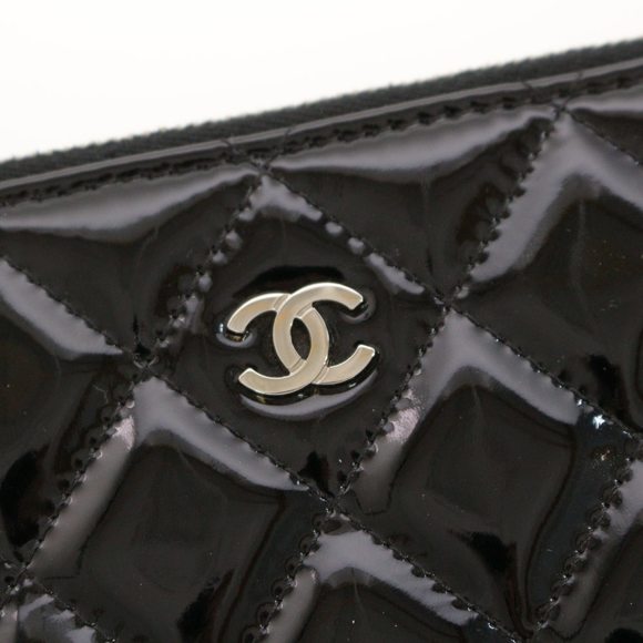 CHANEL Matelasse Clutch Bag Heart Ladybug Black - Picture 4 of 10